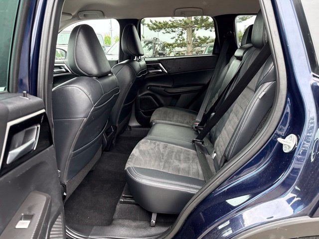 Used 2023 Mitsubishi Outlander SE AWD/4WD image 12