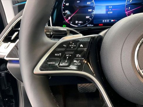 Used 2025 Mercedes-Benz E 350 4MATIC Sedan image 23