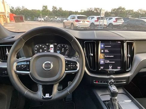 Used 2019 Volvo XC60 T5 R-Design FWD image 18
