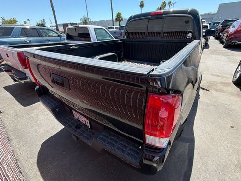 Used 2016 Toyota Tacoma SR AWD/4WD image 6