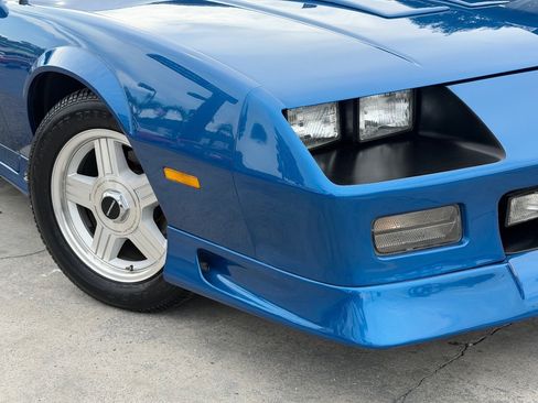 Used 1992 Chevrolet Camaro Z28 RWD image 4