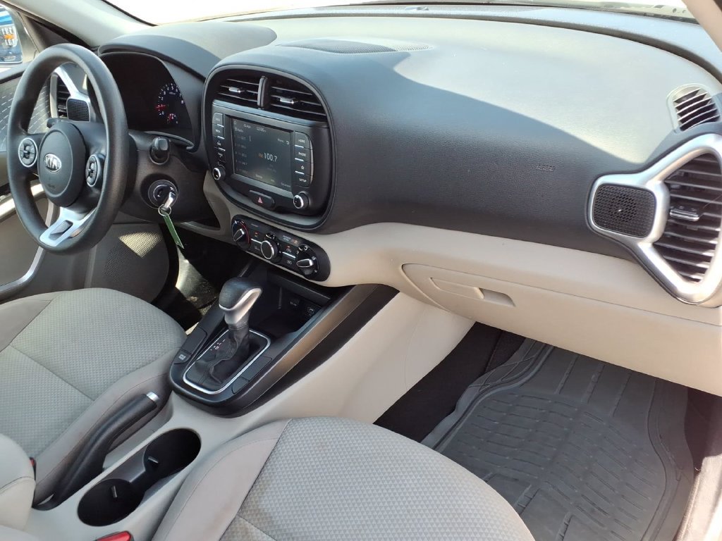 Used 2021 Kia Soul LX FWD image 11