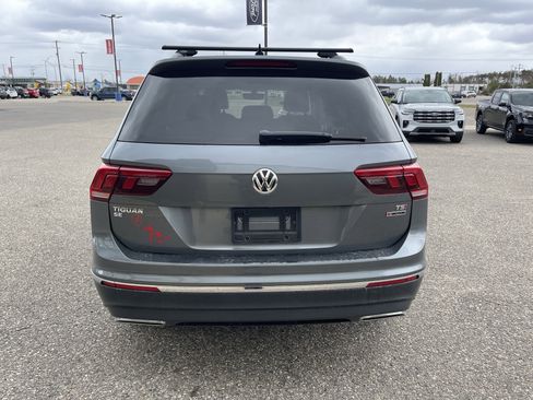 Used 2018 Volkswagen Tiguan SE w/ Panoramic Sunroof Package AWD/4WD image 5