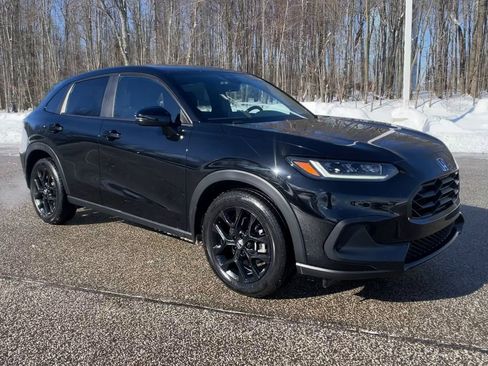 Used 2024 Honda HR-V Sport image 3