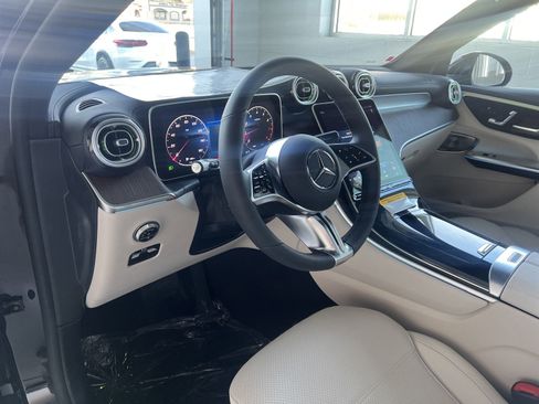 Certified 2025 Mercedes-Benz GLC 300 image 17