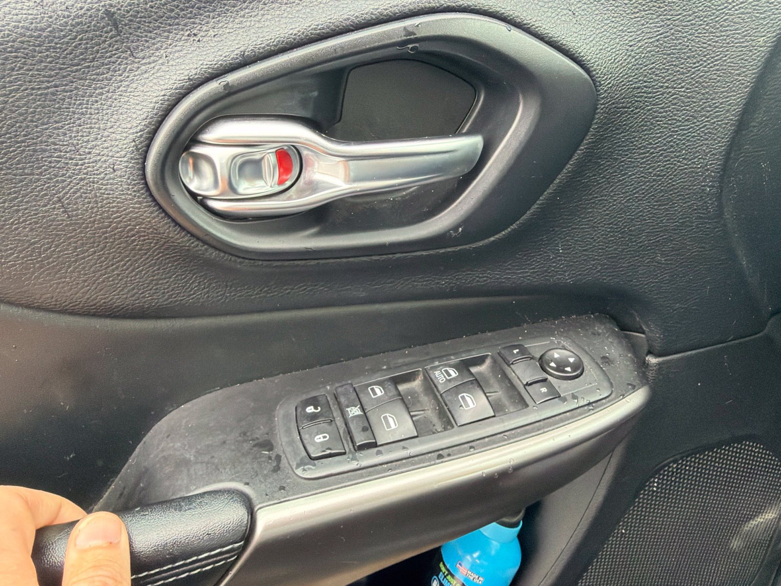 Used 2020 Jeep Cherokee Latitude FWD image 23