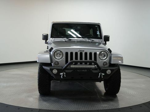 Used 2016 Jeep Wrangler Unlimited Sahara w/ Max Tow Package AWD/4WD image 2