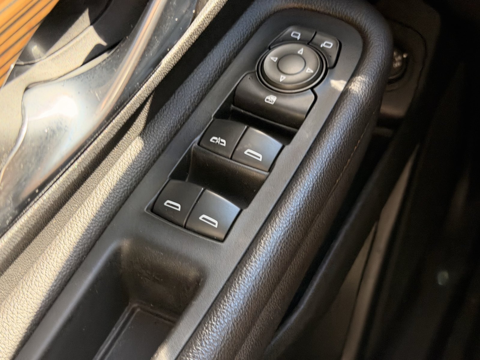 Used 2021 GMC Terrain SLE w/ Driver Convenience Package FWD image 18