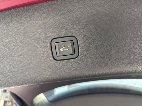 Used 2019 Buick Enclave Essence image 27