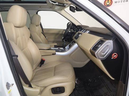 Used 2016 Land Rover Range Rover Sport SE image 13