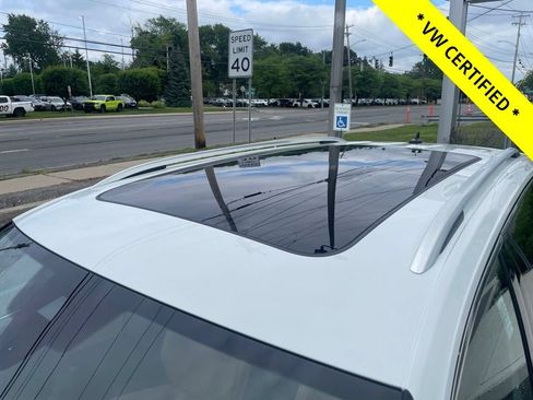 Certified 2022 Volkswagen Tiguan SE AWD/4WD image 11
