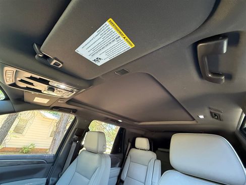 Used 2022 Chevrolet Tahoe Z71 w/ Luxury Package AWD/4WD image 44