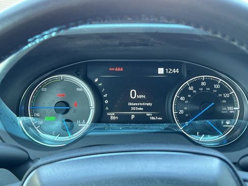 Used 2021 Toyota Venza XLE image 12