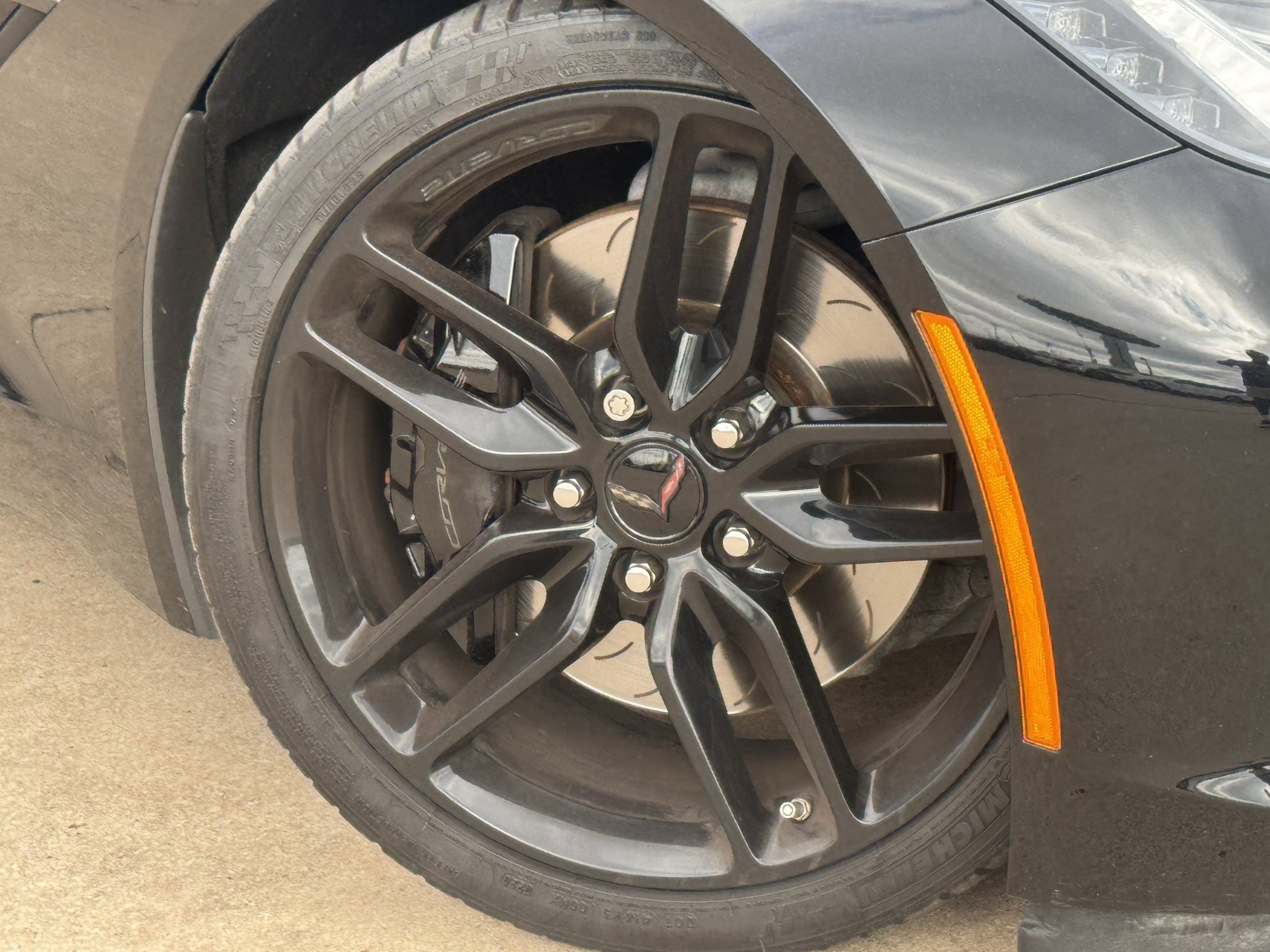 Used 2019 Chevrolet Corvette Stingray Coupe w/ Z51 1LT RWD image 35