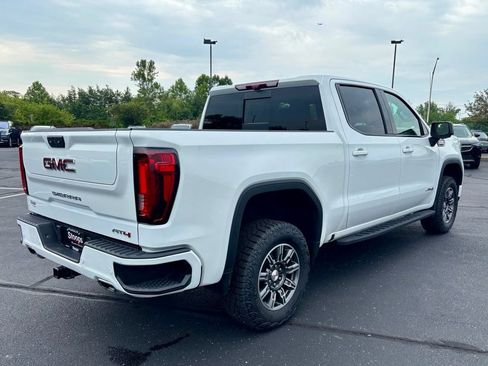 Used 2024 GMC Sierra 1500 AT4 w/ Technology Package AWD/4WD image 8