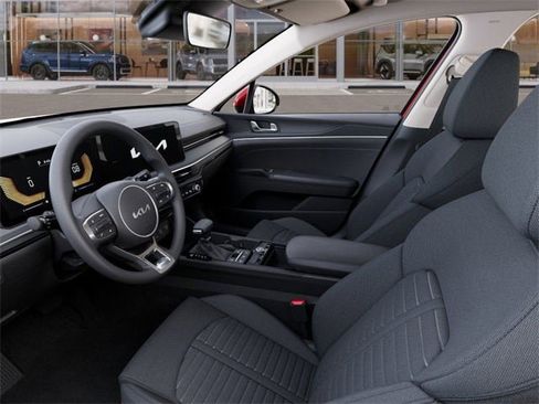 New 2025 Kia K5 LXS image 17