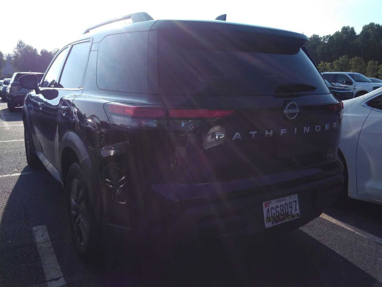 Used 2024 Nissan Pathfinder SV FWD image 3