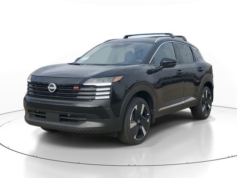 New 2025 Nissan Kicks SR image 2