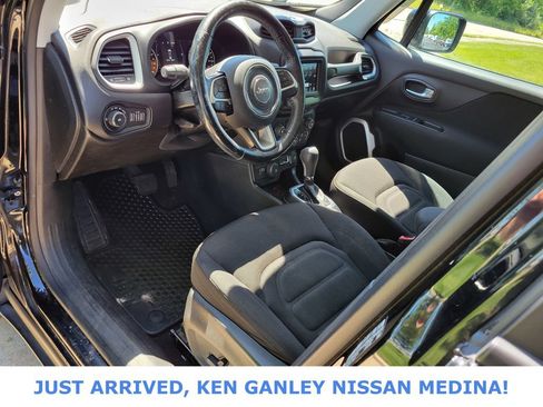 Used 2018 Jeep Renegade Latitude w/ Cold Weather Group AWD/4WD image 9