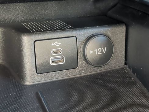 Used 2025 Ford Escape Active AWD/4WD image 28