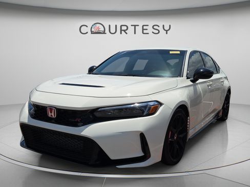 Used 2024 Honda Civic Type R image 1
