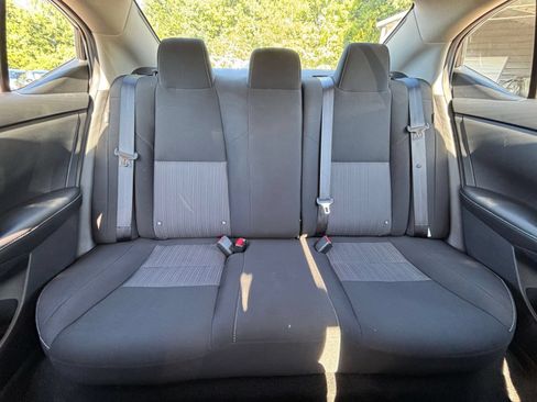 Used 2025 Nissan Sentra SV FWD image 34