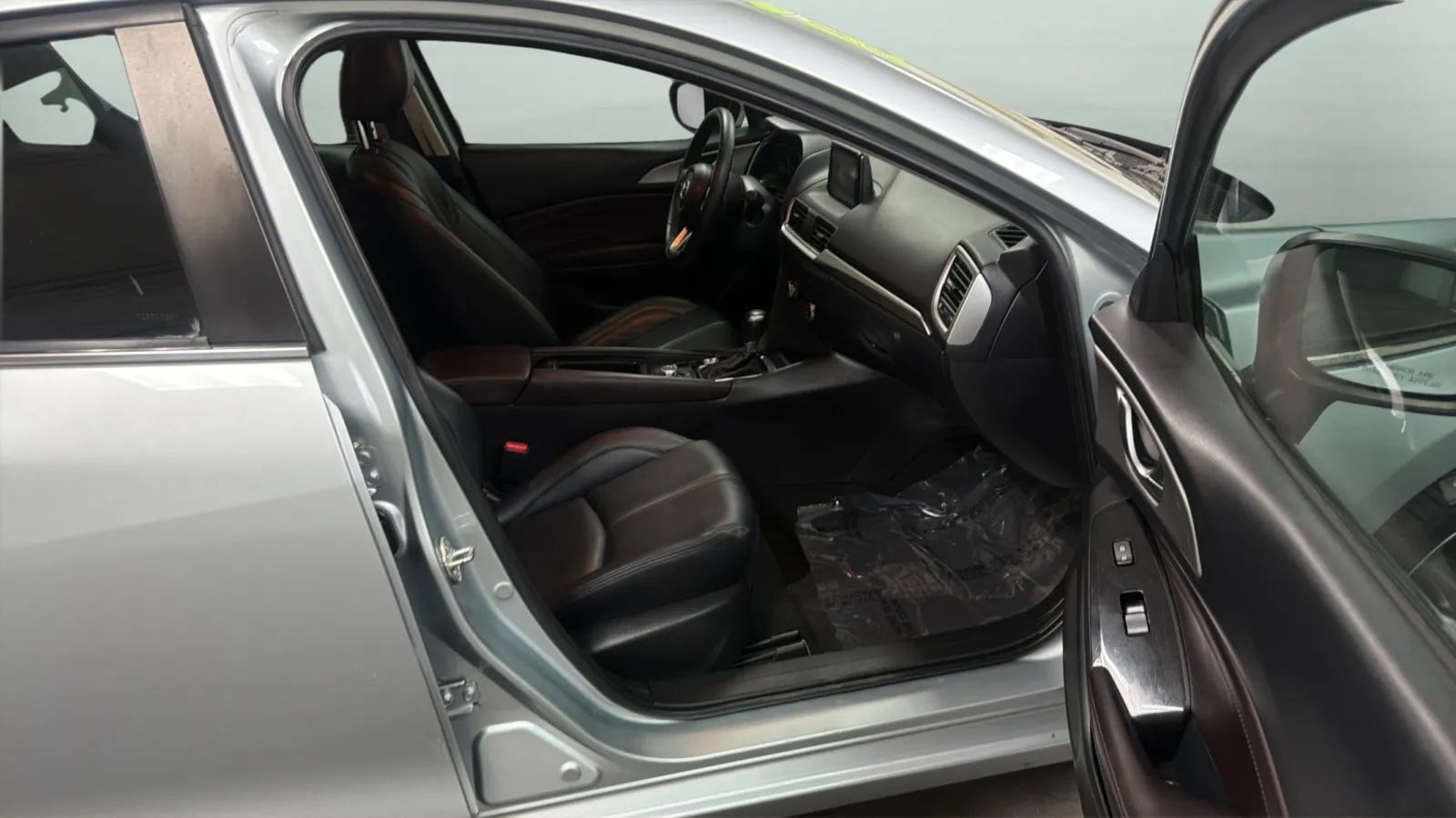 Used 2018 MAZDA MAZDA3 Touring FWD image 22