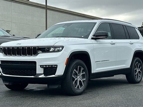 New 2025 Jeep Grand Cherokee L Limited image 8