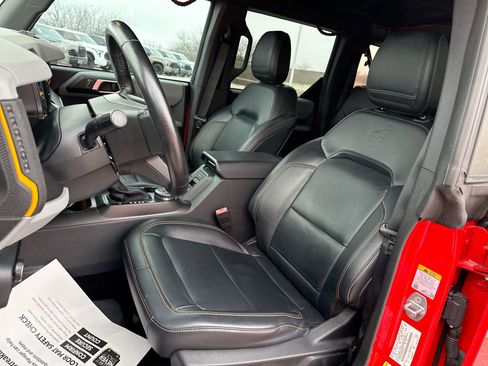 Used 2023 Ford Bronco Badlands image 13