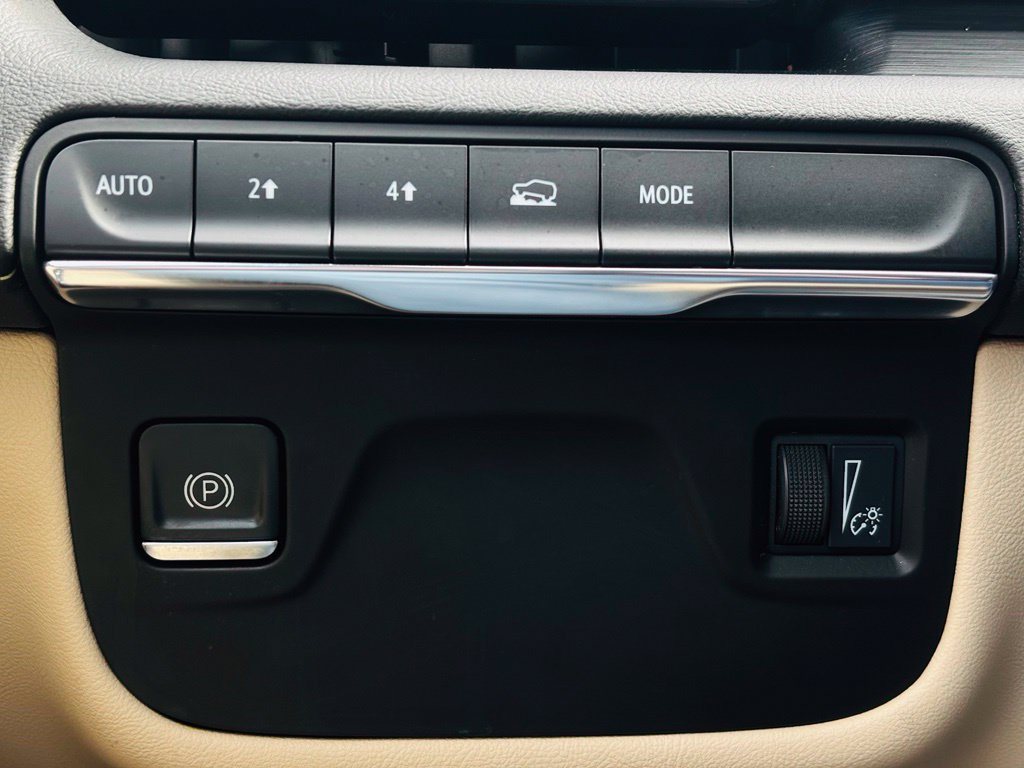 Used 2021 Cadillac Escalade Premium Luxury AWD/4WD image 57
