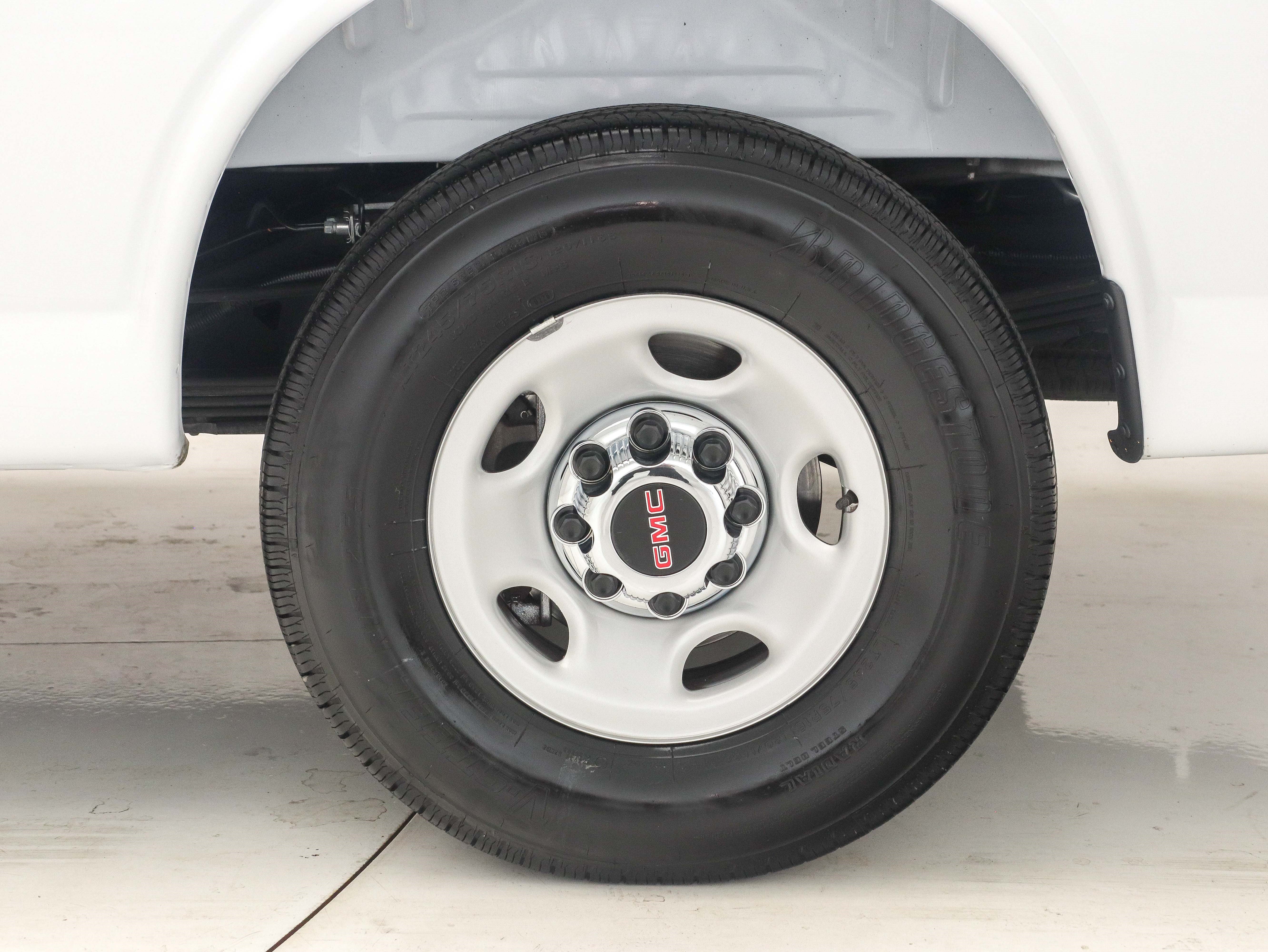 Used 2025 GMC Savana 3500 LT w/ LT Preferred Equipment Group RWD image 26