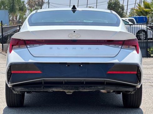 Used 2025 Hyundai Elantra SEL FWD image 5