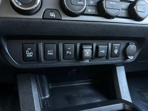 Used 2023 Toyota Tacoma TRD Sport w/ Advanced Technology Package AWD/4WD image 27