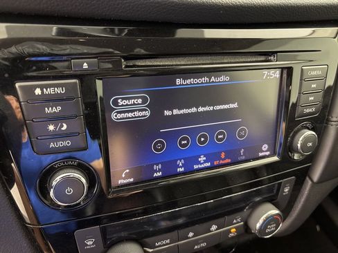 Used 2019 Nissan Rogue SL FWD image 37