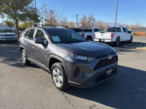 Used 2021 Toyota RAV4 LE image 8