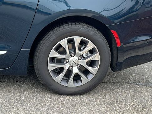 Used 2024 Chrysler Pacifica Pinnacle image 12