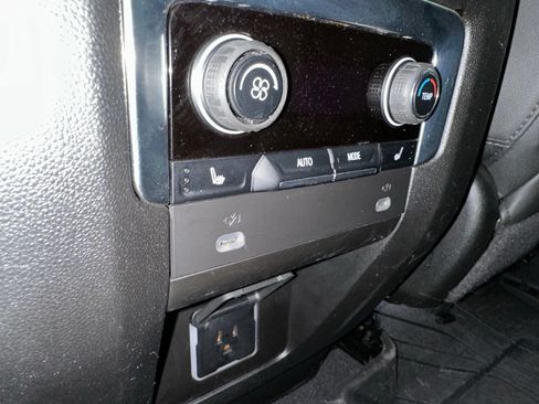 Used 2024 Chevrolet Suburban RST w/ Luxury Package AWD/4WD image 28