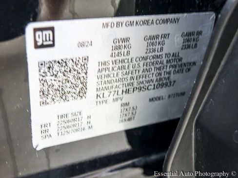 Used 2025 Chevrolet Trax LT FWD image 24