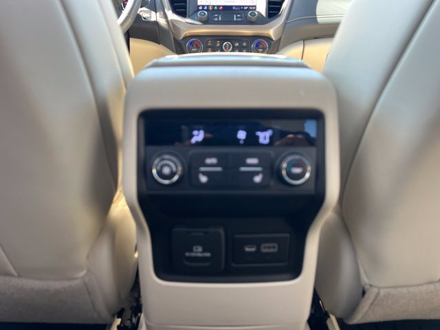 Used 2021 GMC Acadia Denali w/ Denali Ultimate Package AWD/4WD image 21