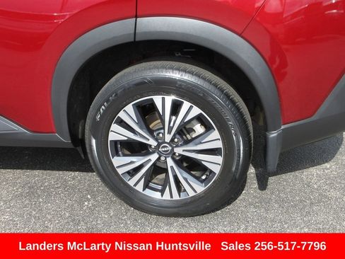 Used 2023 Nissan Rogue SV image 12