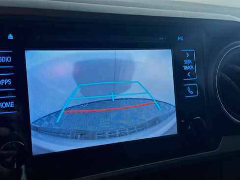 Used 2018 Toyota Tacoma TRD Sport w/ Technology Package image 22