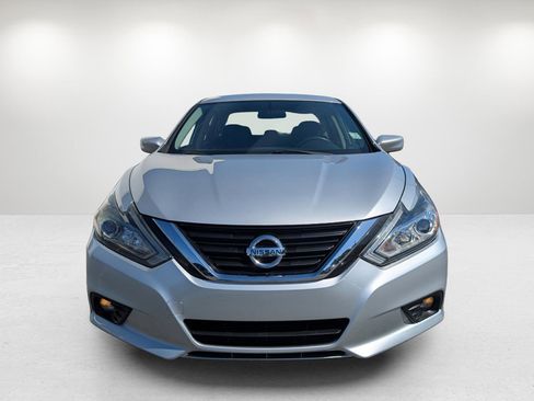 Used 2017 Nissan Altima 2.5 SR image 2