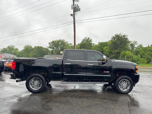 Used 2019 Chevrolet Silverado 2500 LTZ w/ Duramax Plus Package AWD/4WD image 6