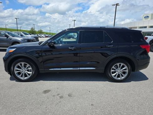 Used 2023 Ford Explorer Limited w/ Limited Technology Package AWD/4WD image 2