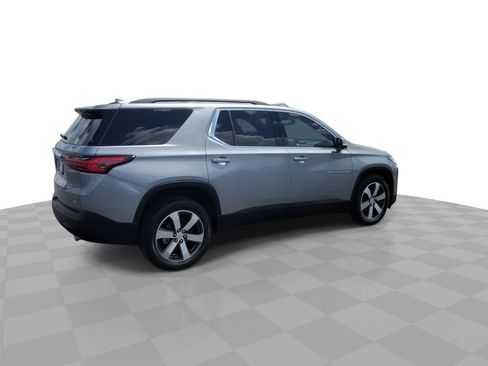 Used 2023 Chevrolet Traverse LT w/ LT Premium Package AWD/4WD image 8