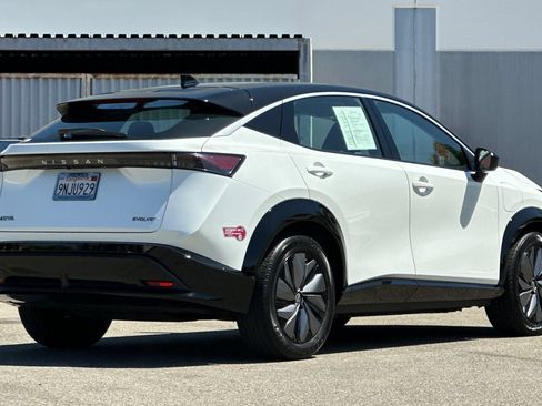 Certified 2024 Nissan Ariya FWD image 4