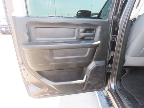 Used 2018 RAM 3500 Tradesman w/ Chrome Appearance Group AWD/4WD image 14