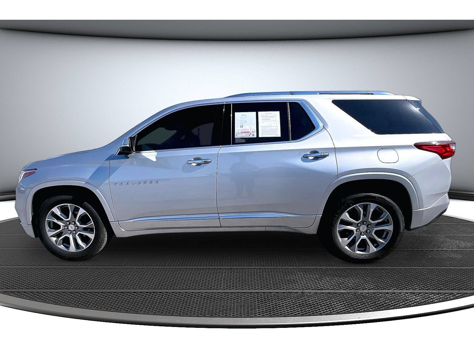 Used 2021 Chevrolet Traverse Premier AWD/4WD image 17