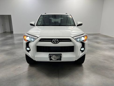 Used 2021 Toyota 4Runner SR5 Premium image 2