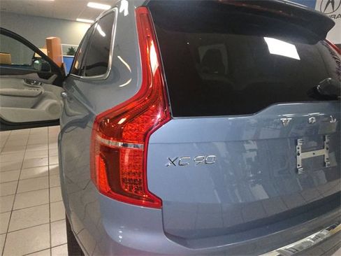 Used 2023 Volvo XC90 B6 Plus image 30
